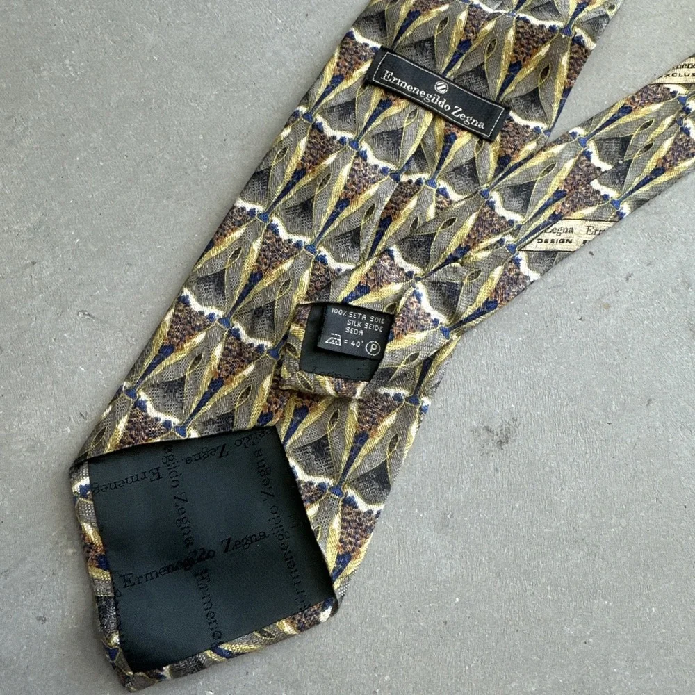 Ermengildo Zegna Men's Silk Tie Made In Italy - Exclusive Design - Abstract